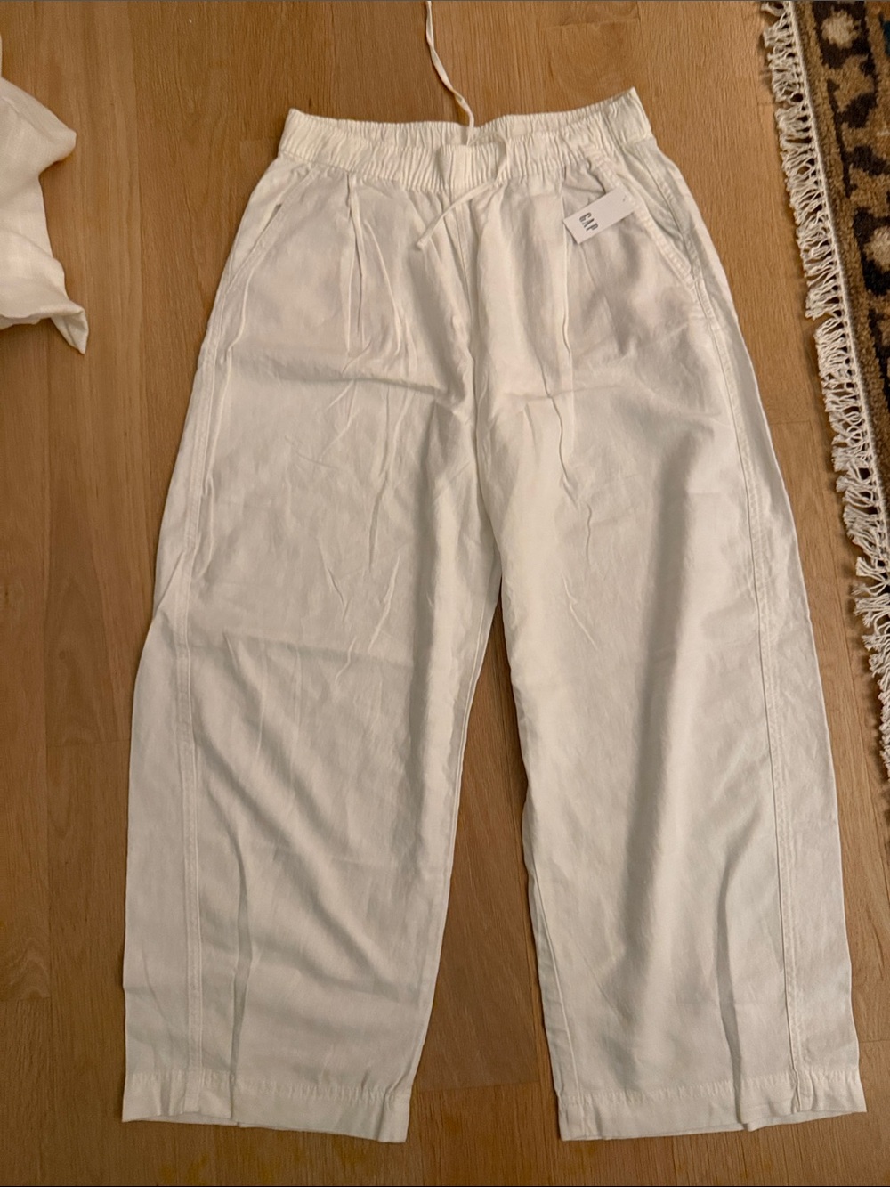 GAP Women’s White Linen Pant